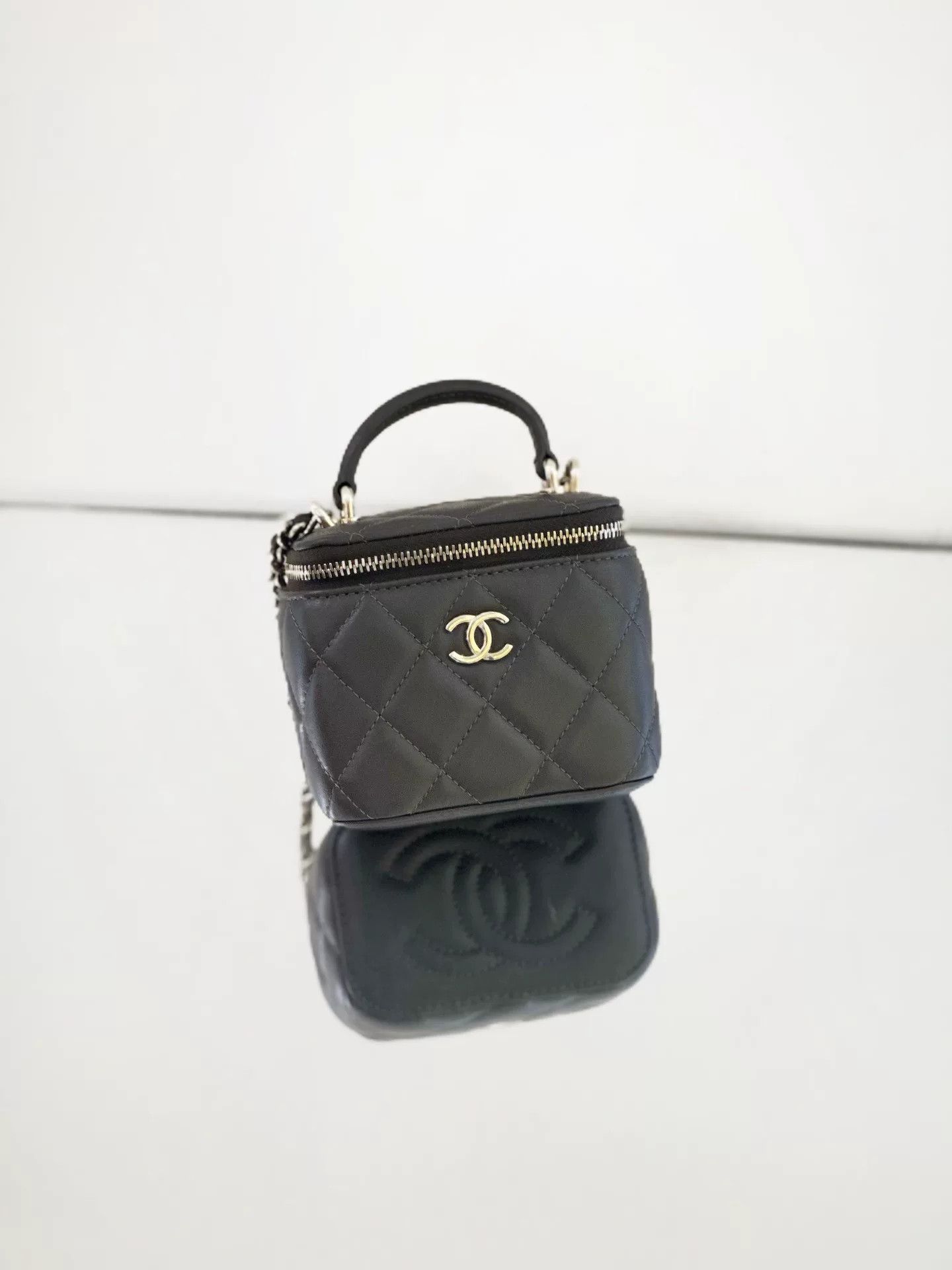 Chanel Pre-loved Bag Very good condition Size ONE SIZE - 3 Thumbnail