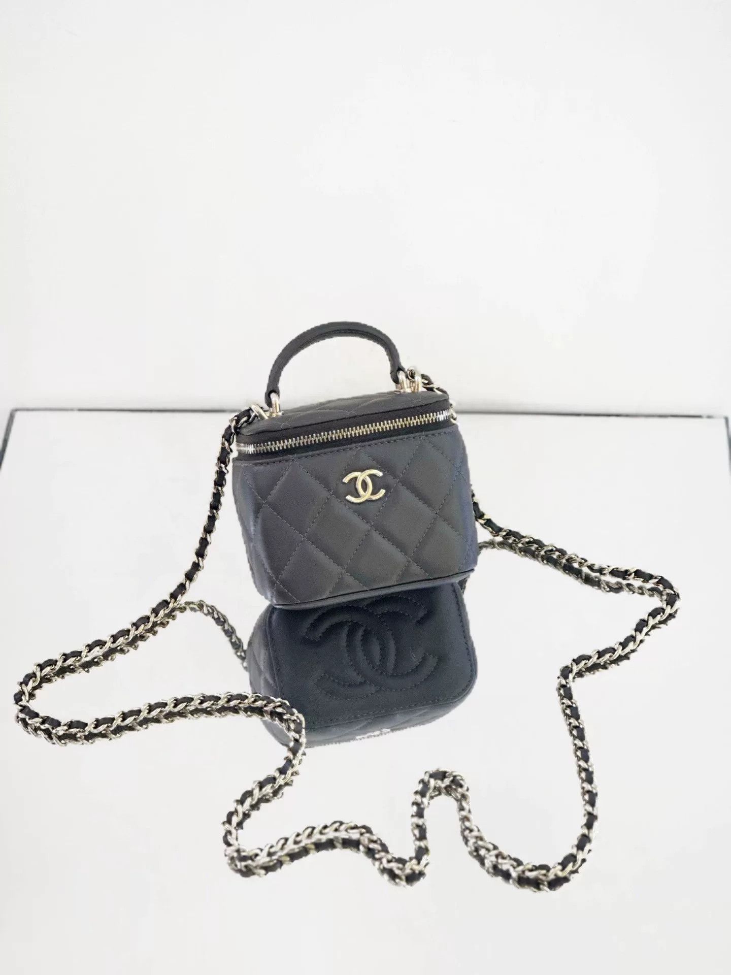 Chanel Pre-loved Bag Very good condition Size ONE SIZE - 2 Thumbnail