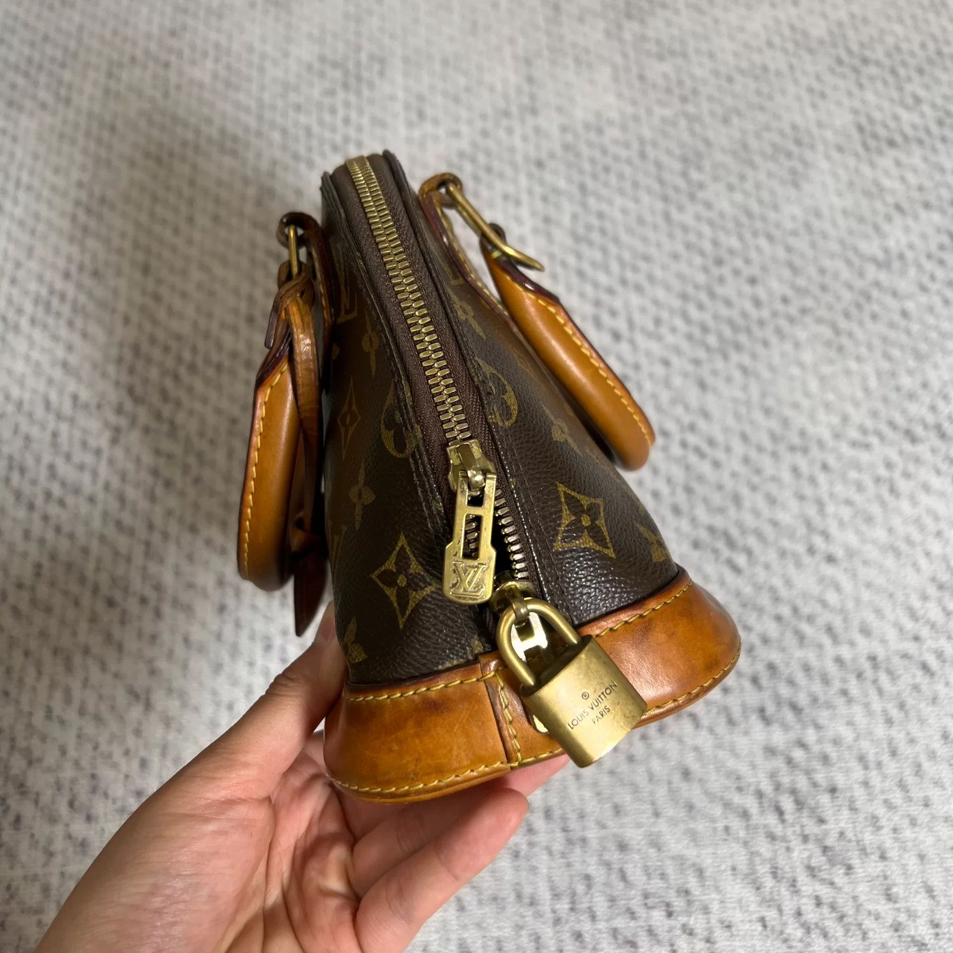 Louis Vuitton Pre-loved Bag Very good condition Size ONE SIZE - 4 Thumbnail