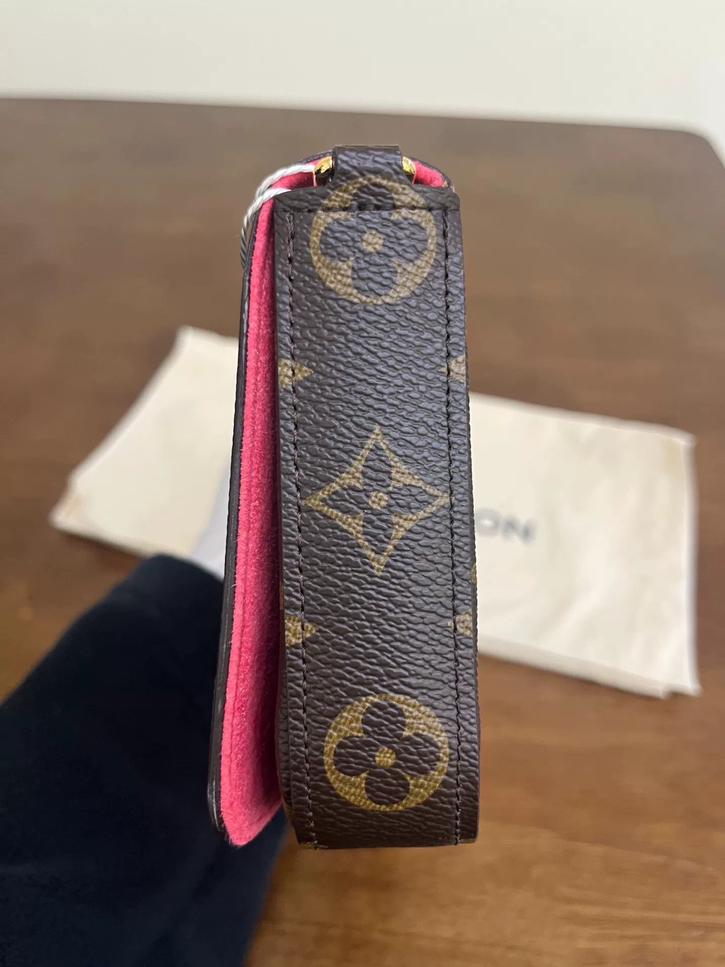 Louis Vuitton Pre-loved Bag Very good condition Size ONE SIZE - 4 Thumbnail