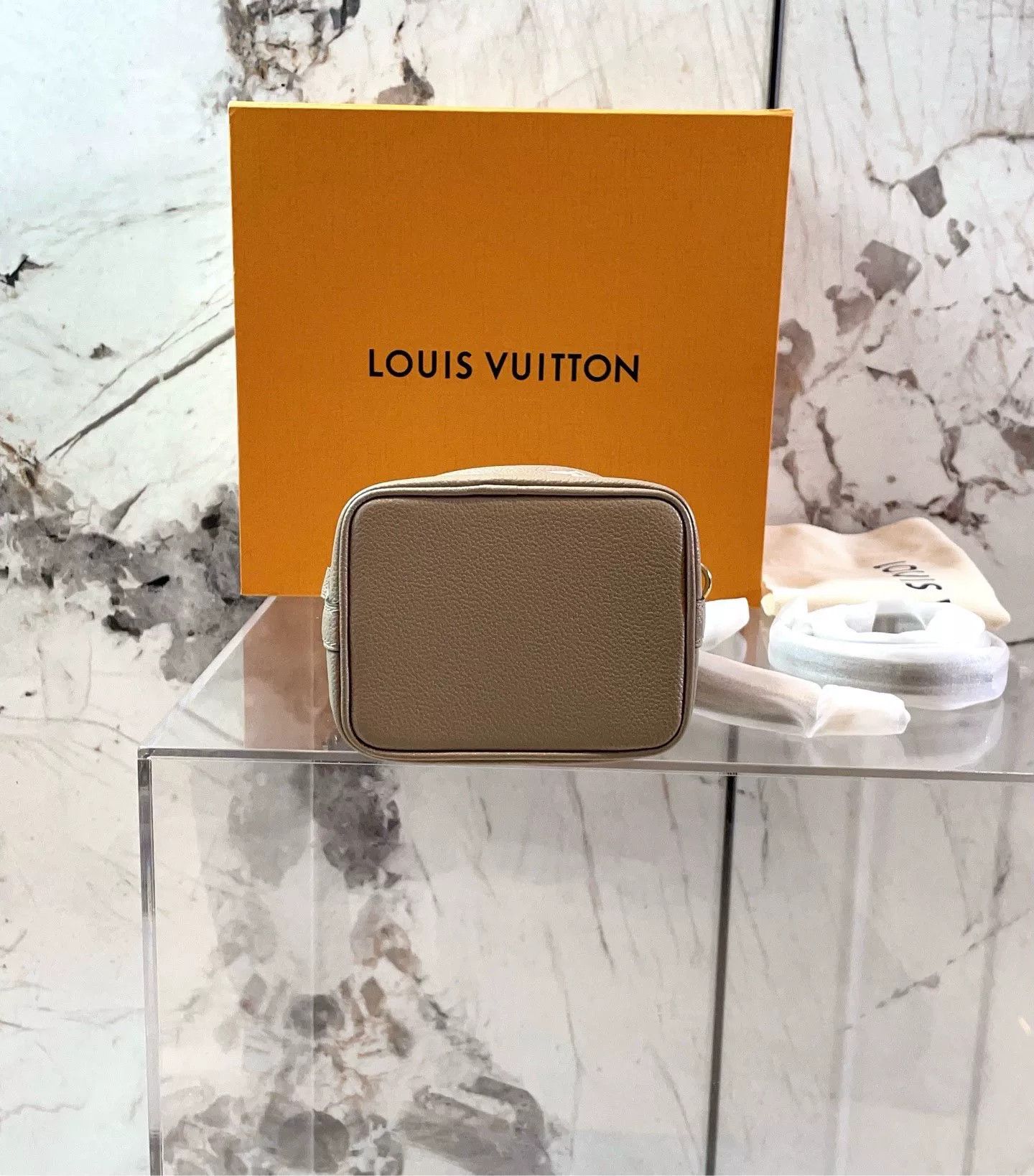 Louis Vuitton Pre-loved Bag Very good condition Size ONE SIZE - 4 Thumbnail