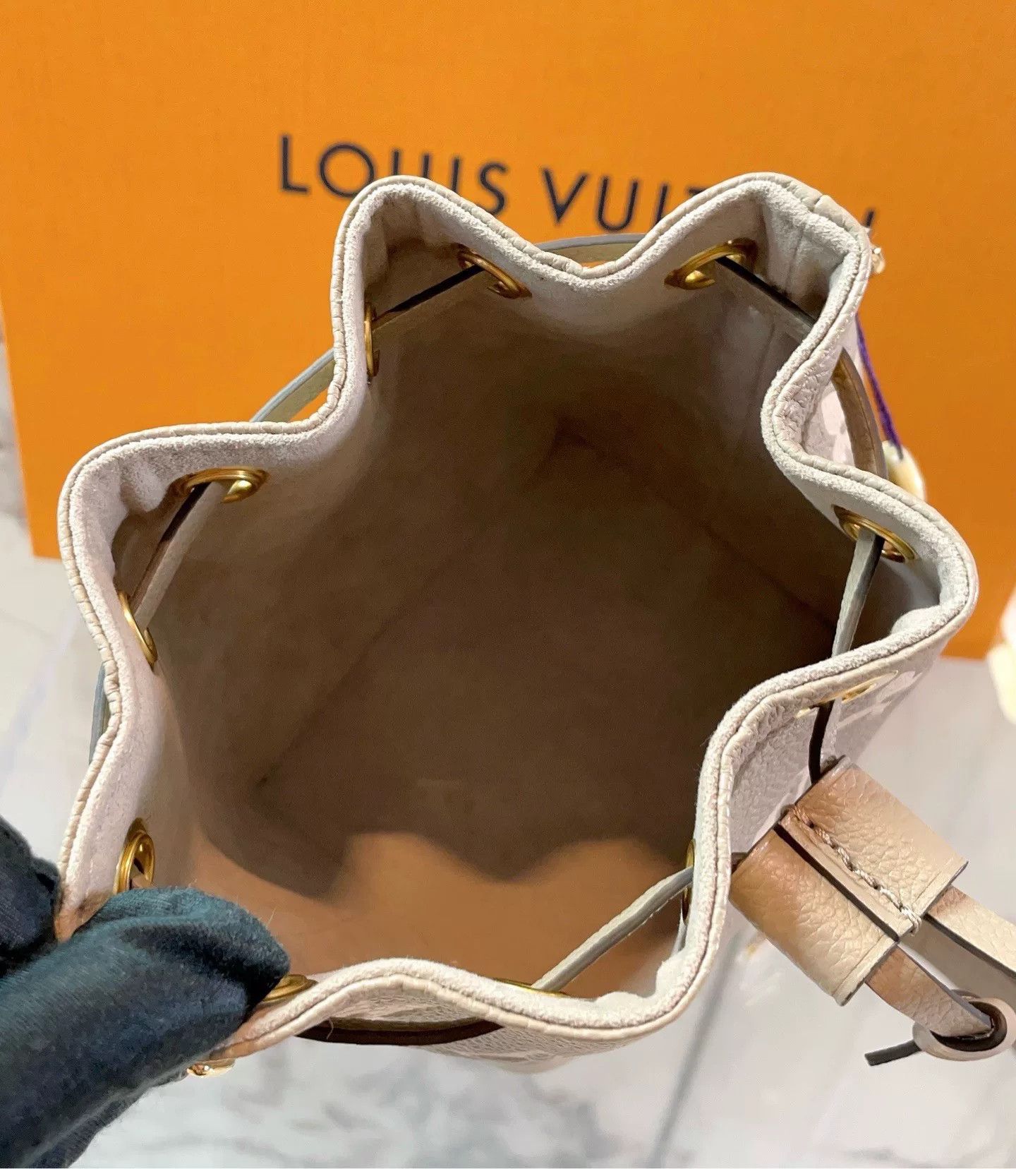 Louis Vuitton Pre-loved Bag Very good condition Size ONE SIZE - 9 Thumbnail