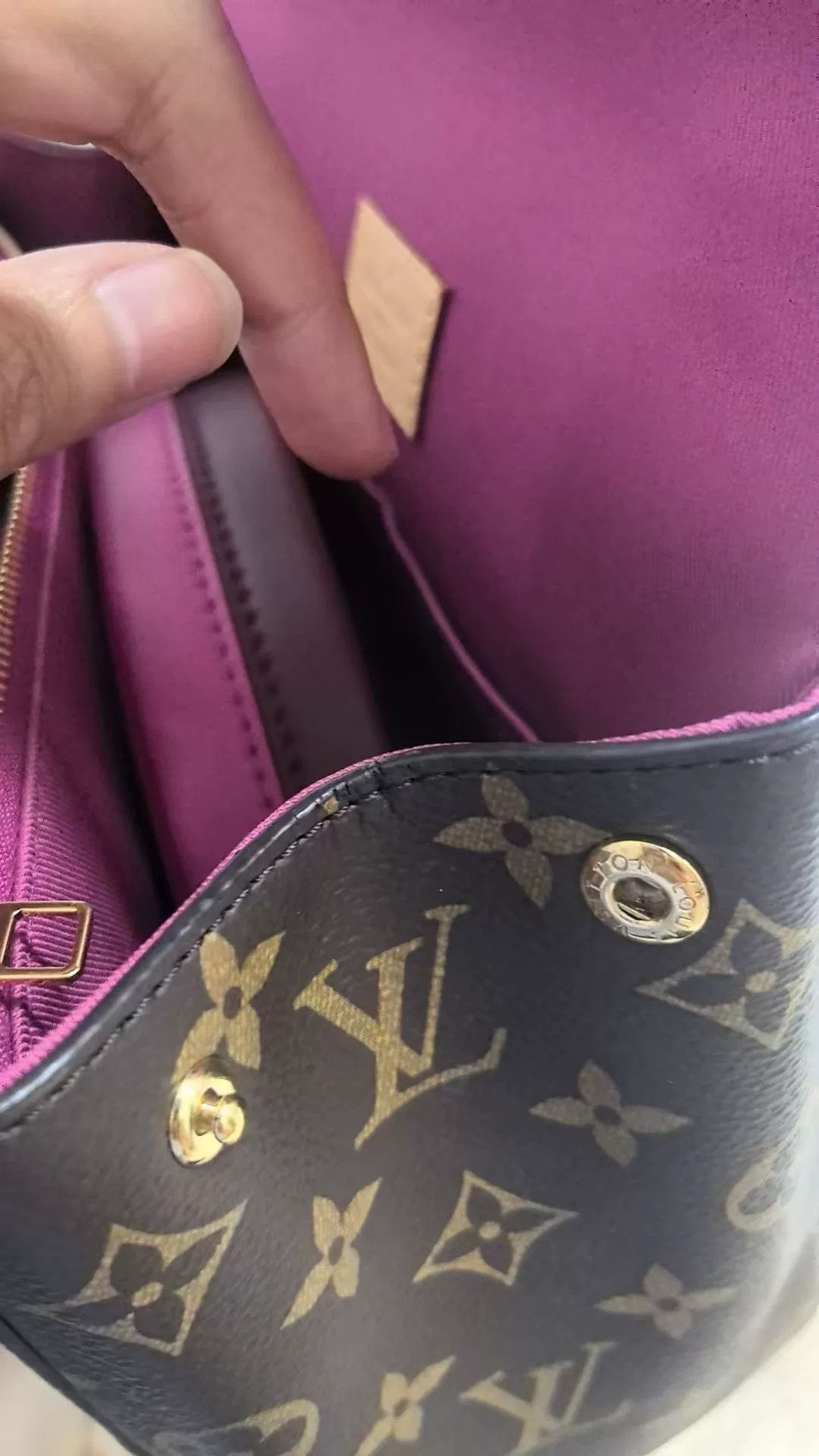 Louis Vuitton Pre-loved Bag Very good condition Size ONE SIZE - 4 Thumbnail