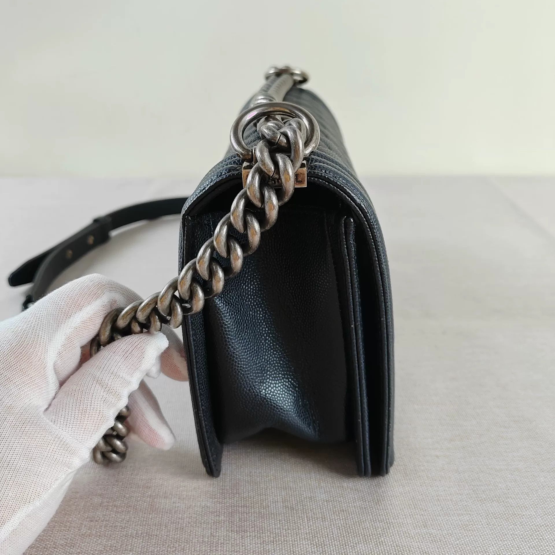 Chanel Pre-loved Bag Very good condition Size ONE SIZE - 6 Thumbnail