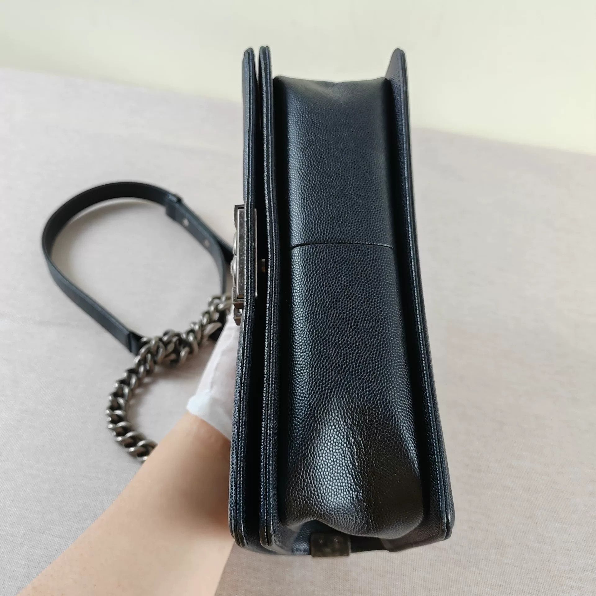 Chanel Pre-loved Bag Very good condition Size ONE SIZE - 3 Thumbnail