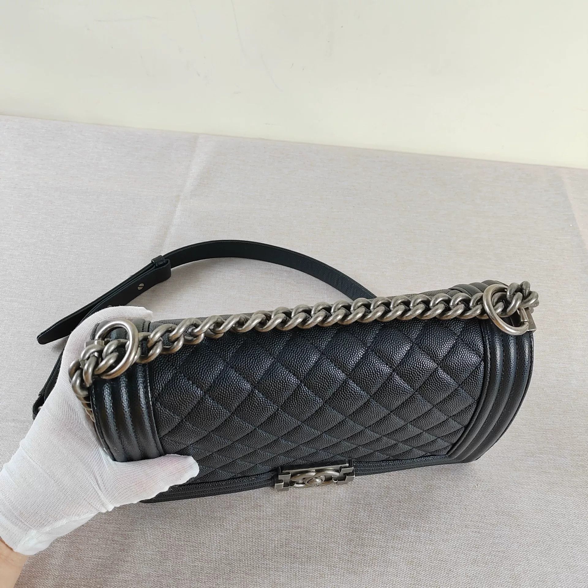 Chanel Pre-loved Bag Very good condition Size ONE SIZE - 7 Thumbnail