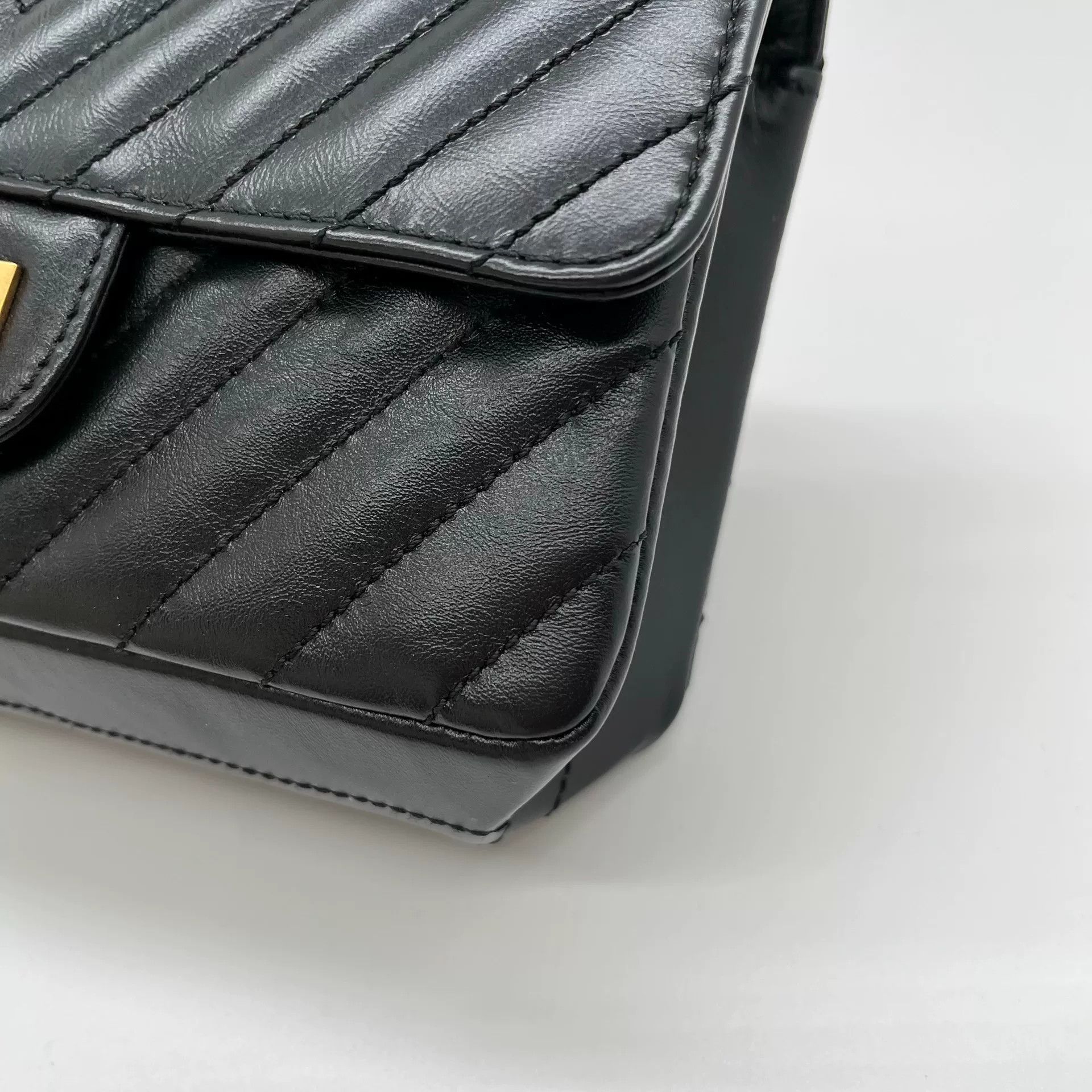 Chanel Pre-loved Bag Very good condition Size ONE SIZE - 4 Thumbnail