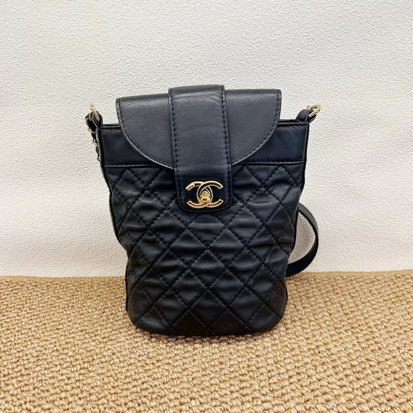 Chanel Pre-loved Bag Very good condition Size ONE SIZE - 2 Thumbnail