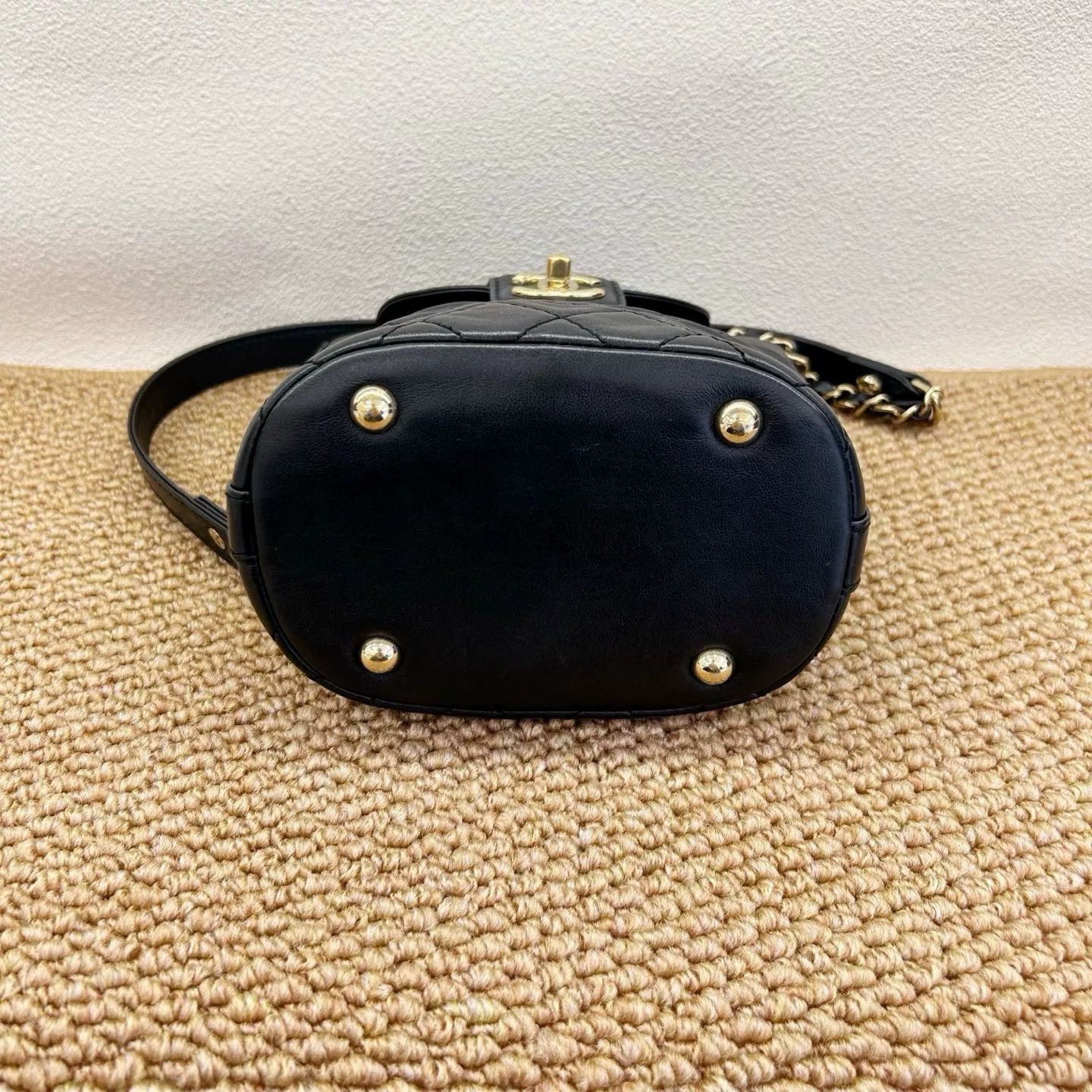 Chanel Pre-loved Bag Very good condition Size ONE SIZE - 8 Thumbnail