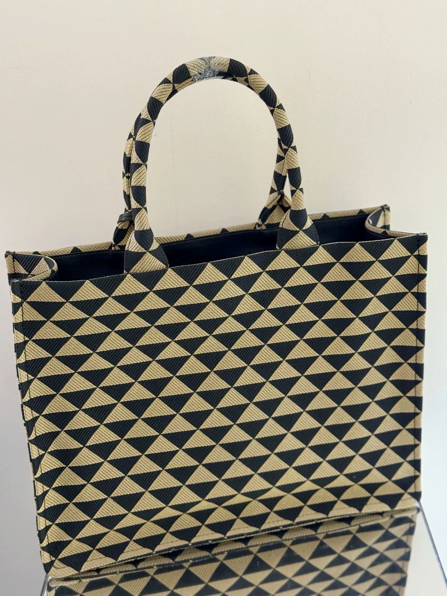 Prada Pre-loved Bag Very good condition Size ONE SIZE - 5 Thumbnail