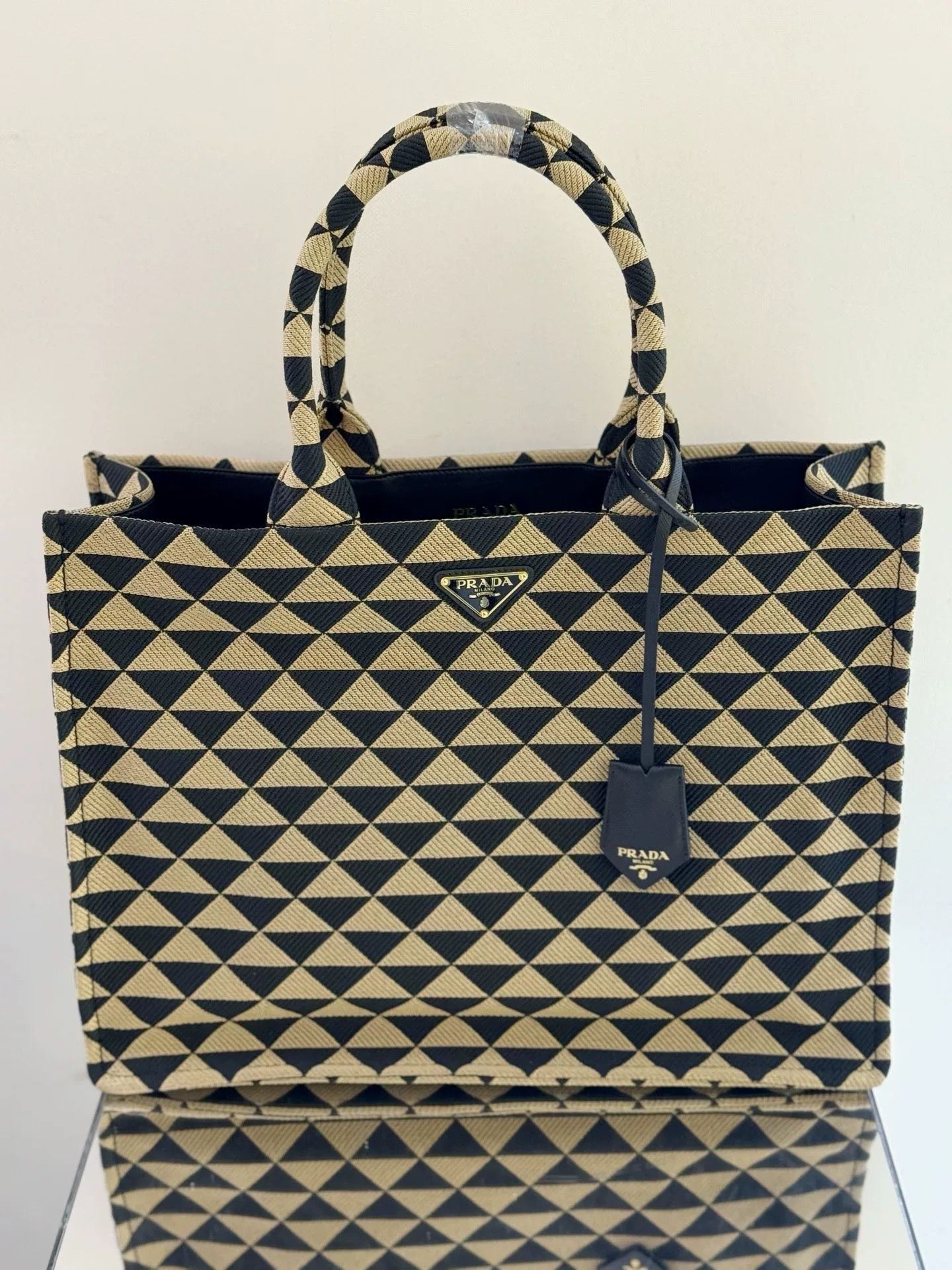Prada Pre-loved Bag Very good condition Size ONE SIZE - 2 Thumbnail