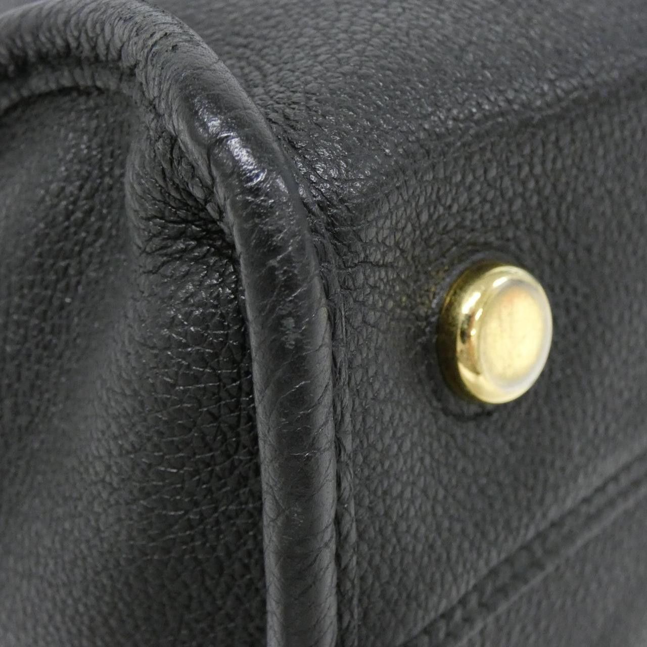 Gucci Gucci Gucci Leather Handbag Leather Crossbody Bag 674822 0E8IG DUTY FREE for USA Size ONE SIZE - 3 Thumbnail