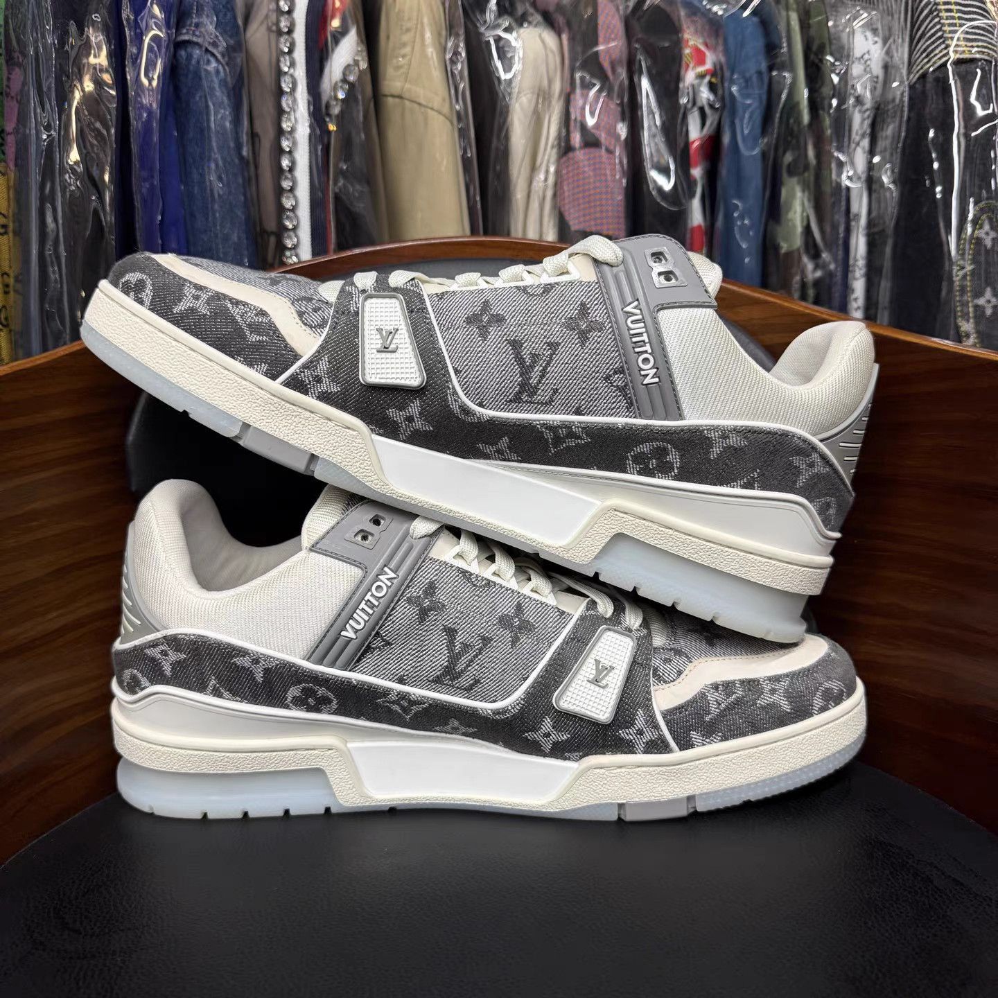 Louis Vuitton Gray Low-Top Sneakers Size 10 Size US 10 / EU 43 - 7 Thumbnail