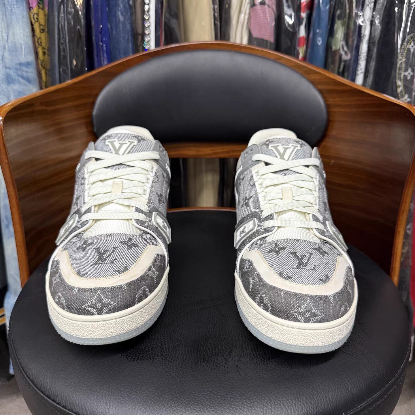 Louis Vuitton Gray Low-Top Sneakers Size 10 Size US 10 / EU 43 - 2 Thumbnail