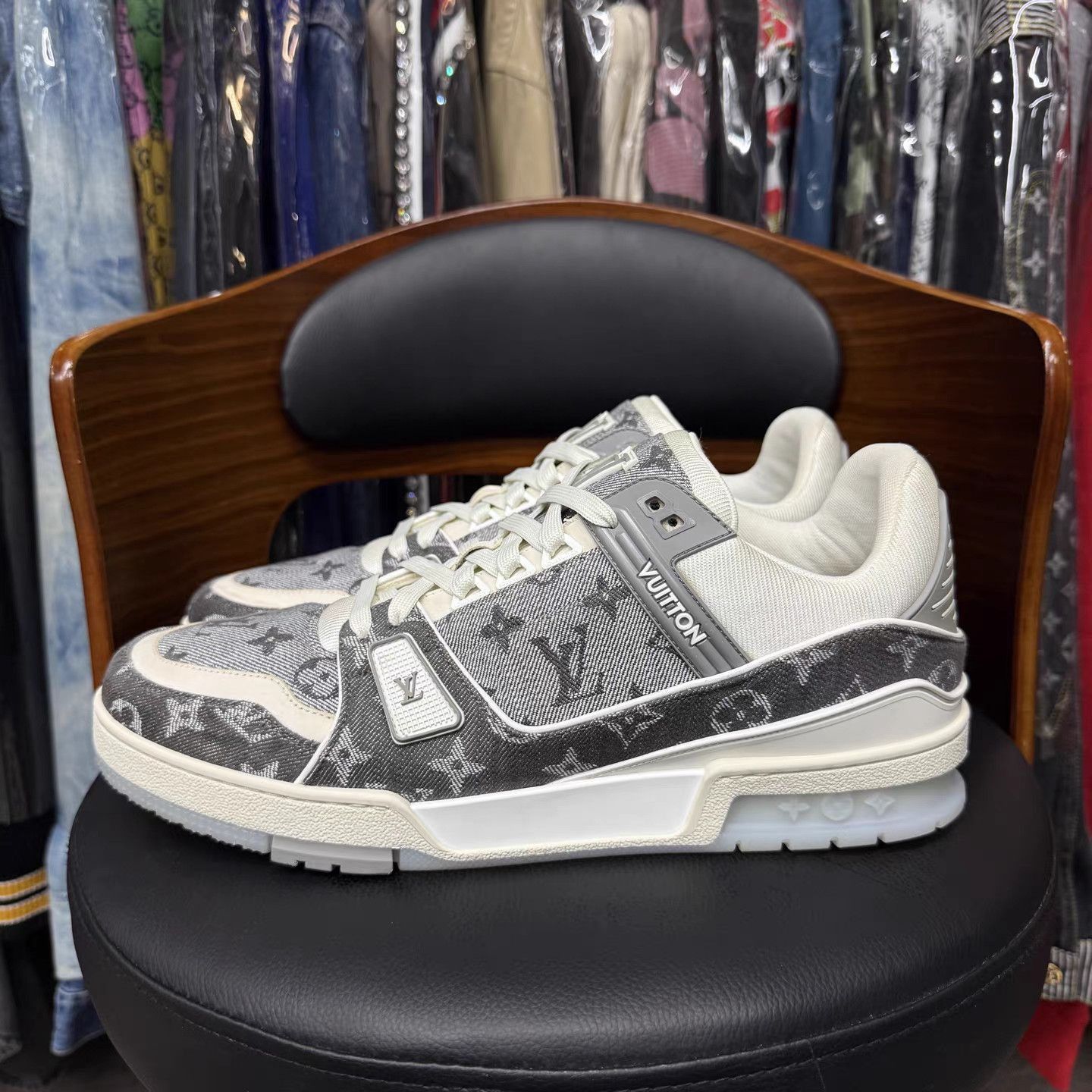 Louis Vuitton Gray Low-Top Sneakers Size 10 Size US 10 / EU 43 - 6 Thumbnail