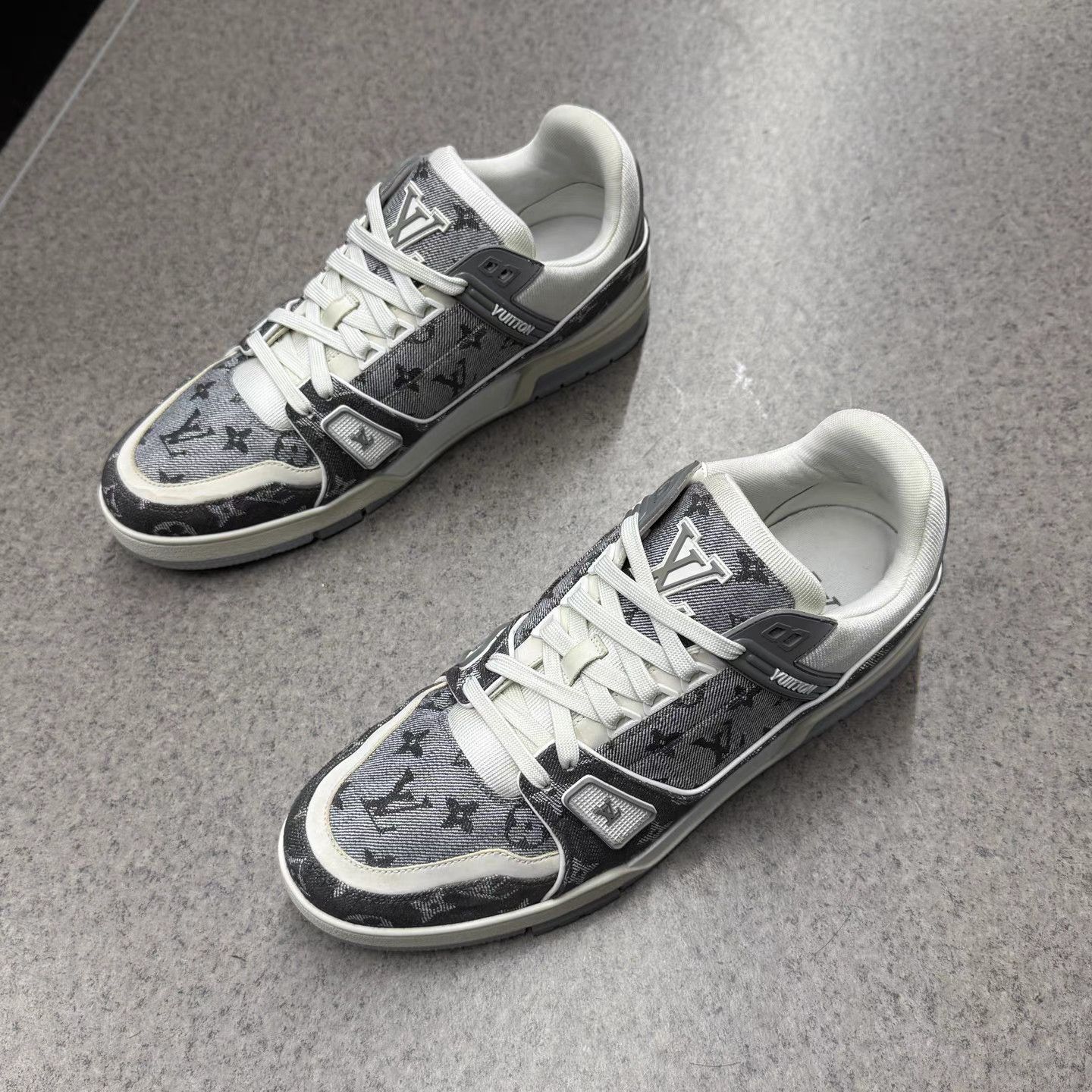 Louis Vuitton Gray Low-Top Sneakers Size 10 Size US 10 / EU 43 - 5 Thumbnail