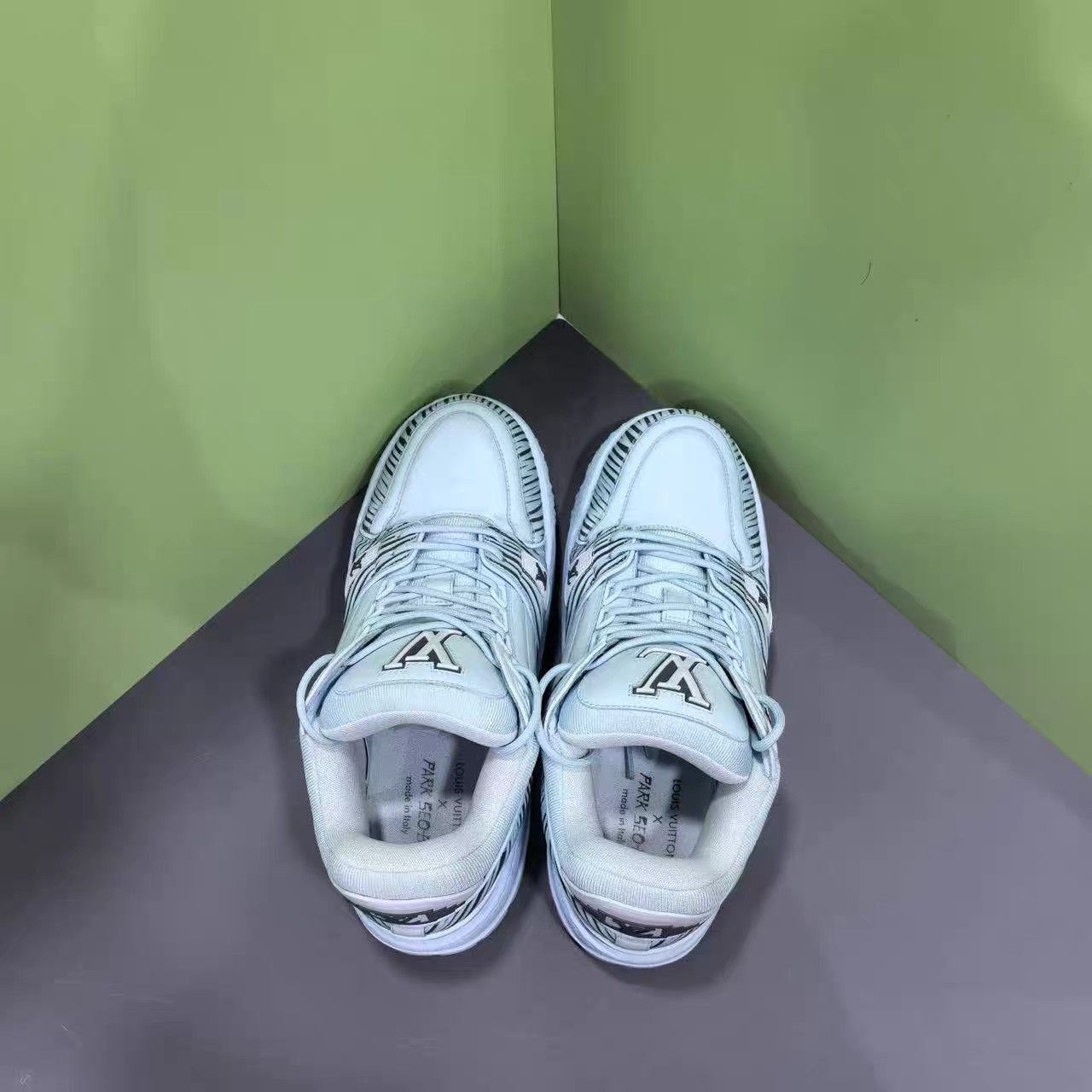 Louis Vuitton Blue Low-Top Sneakers Size 8 Size US 8 / EU 41 - 5 Thumbnail