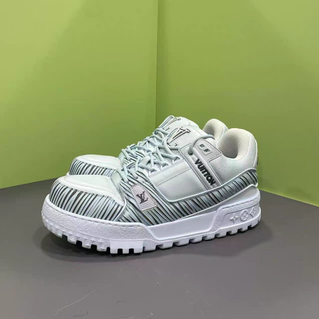 Louis Vuitton Blue Low-Top Sneakers Size 8 Size US 8 / EU 41 - 2 Thumbnail