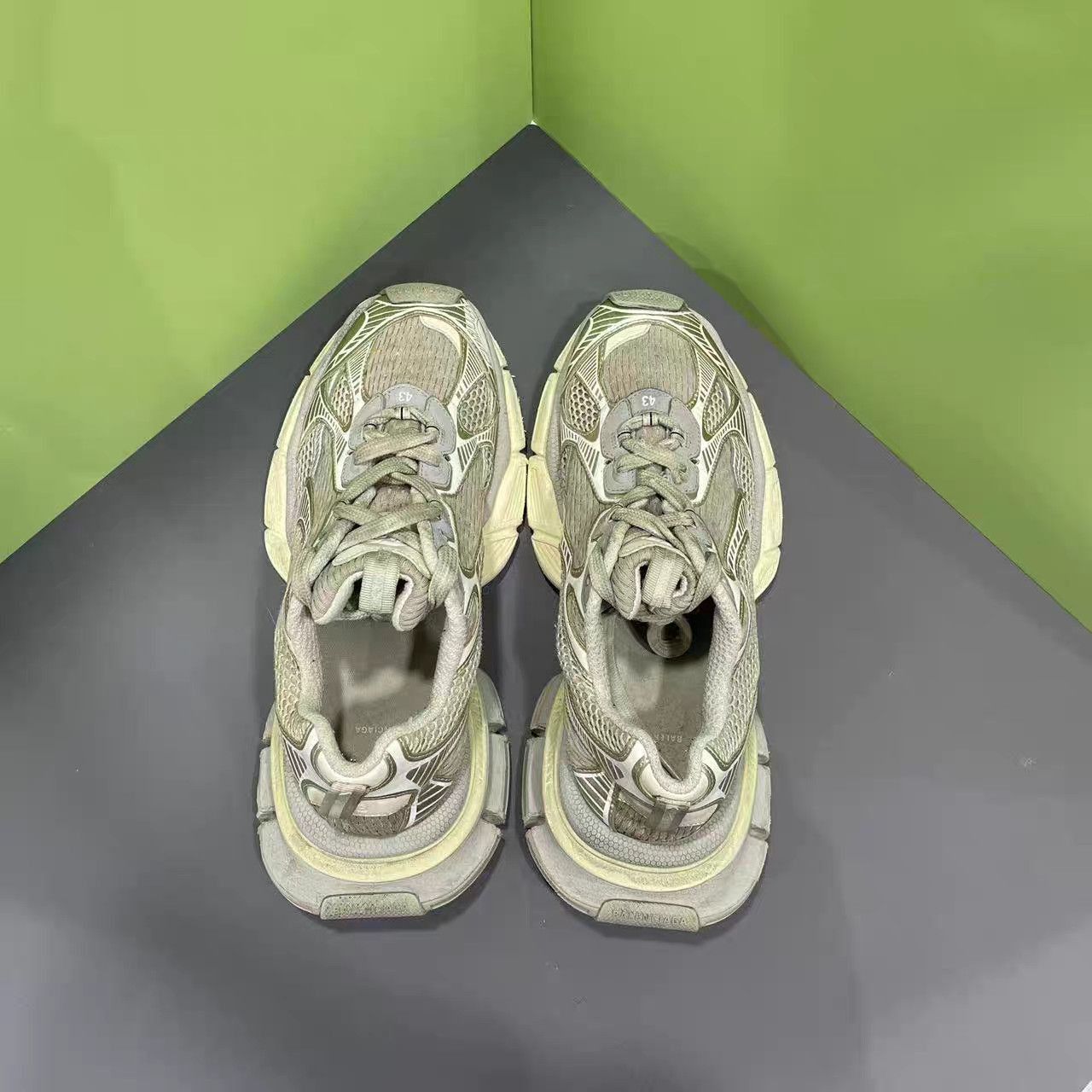 Balenciaga Gray Low-Top Sneakers Size 10 Size US 10 / EU 43 - 8 Thumbnail