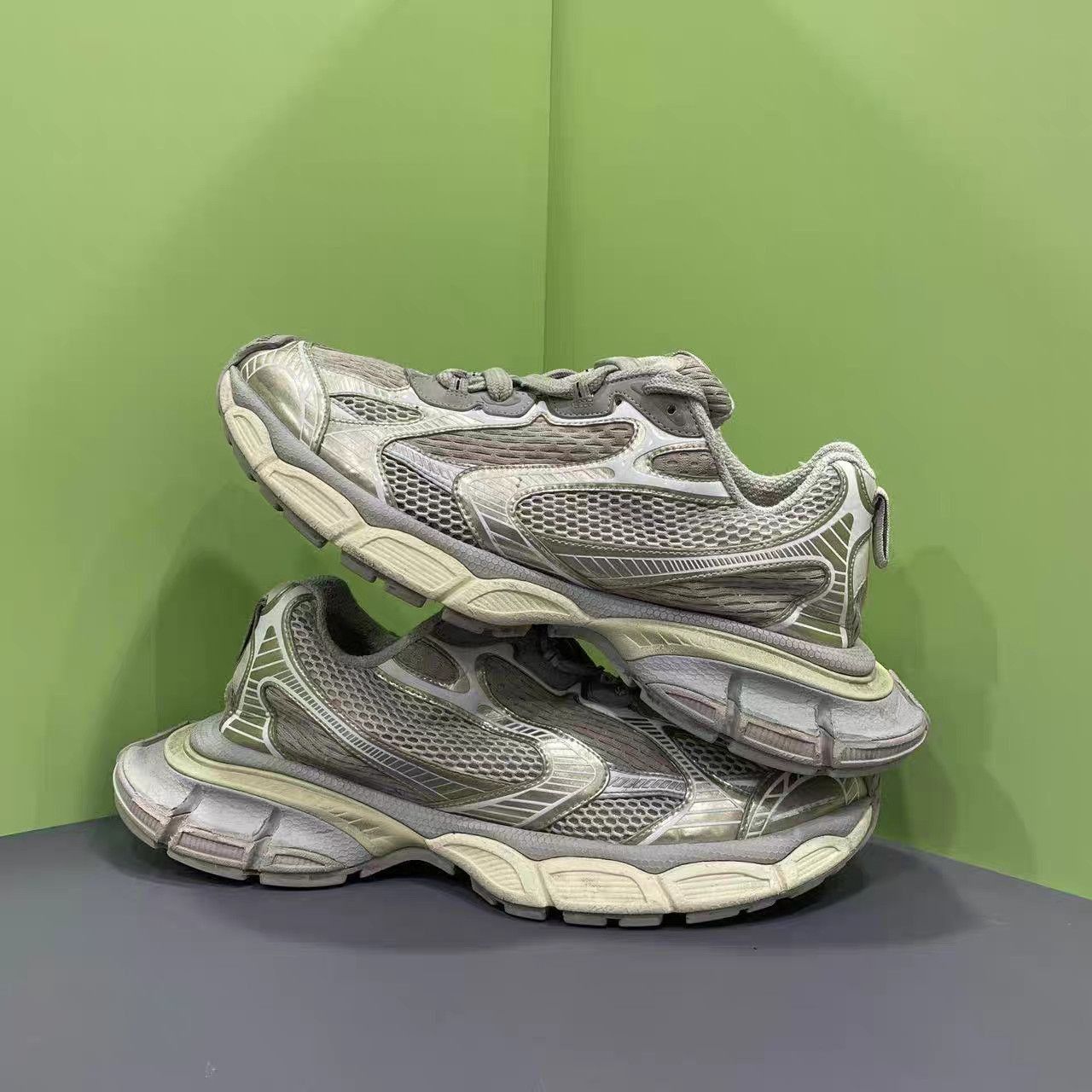 Balenciaga Gray Low-Top Sneakers Size 10 Size US 10 / EU 43 - 3 Thumbnail