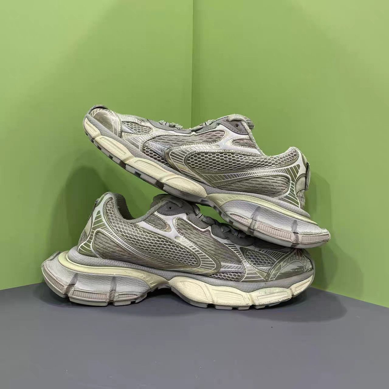 Balenciaga Gray Low-Top Sneakers Size 10 Size US 10 / EU 43 - 5 Thumbnail