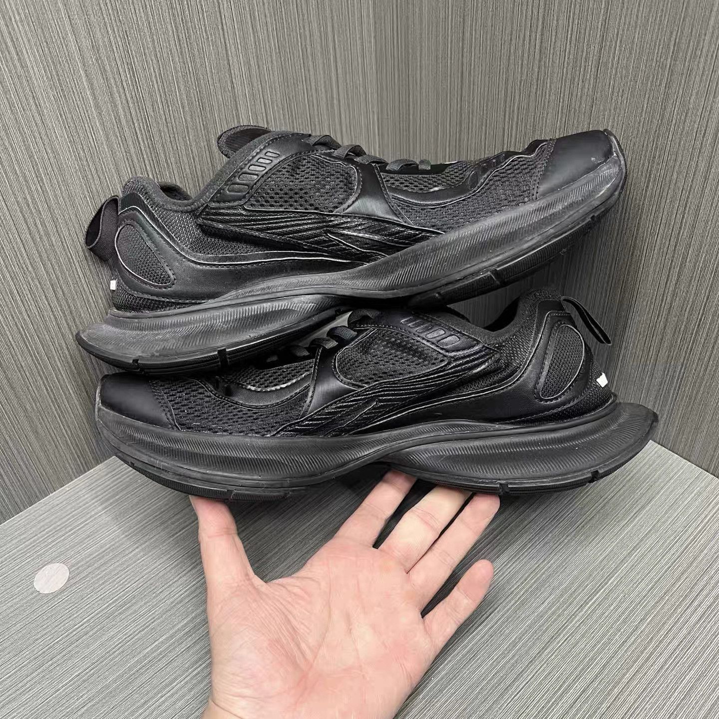 Balenciaga Black Low-Top Sneakers with Mesh Detailing Size US 10 / EU 43 - 4 Thumbnail