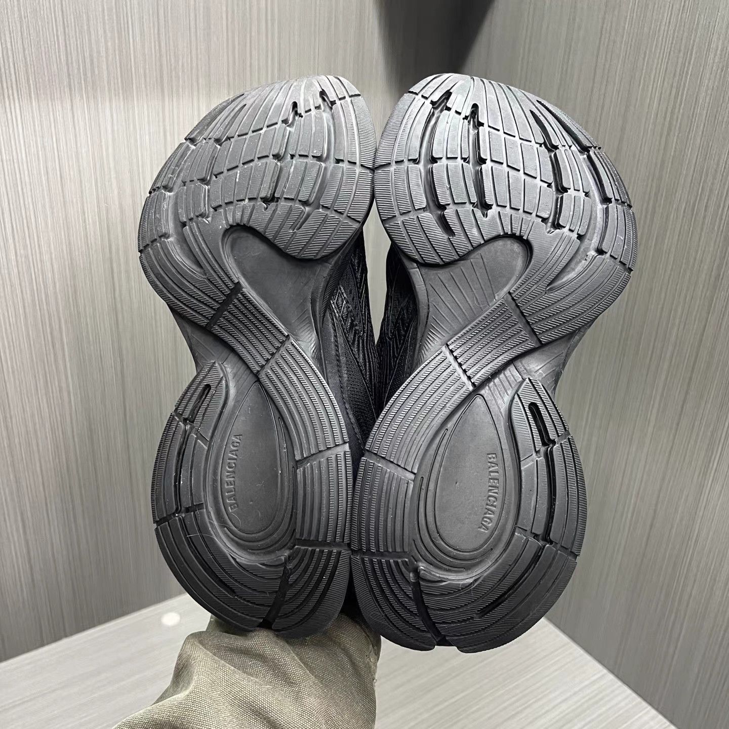 Balenciaga Black Low-Top Sneakers with Mesh Detailing Size US 10 / EU 43 - 6 Thumbnail