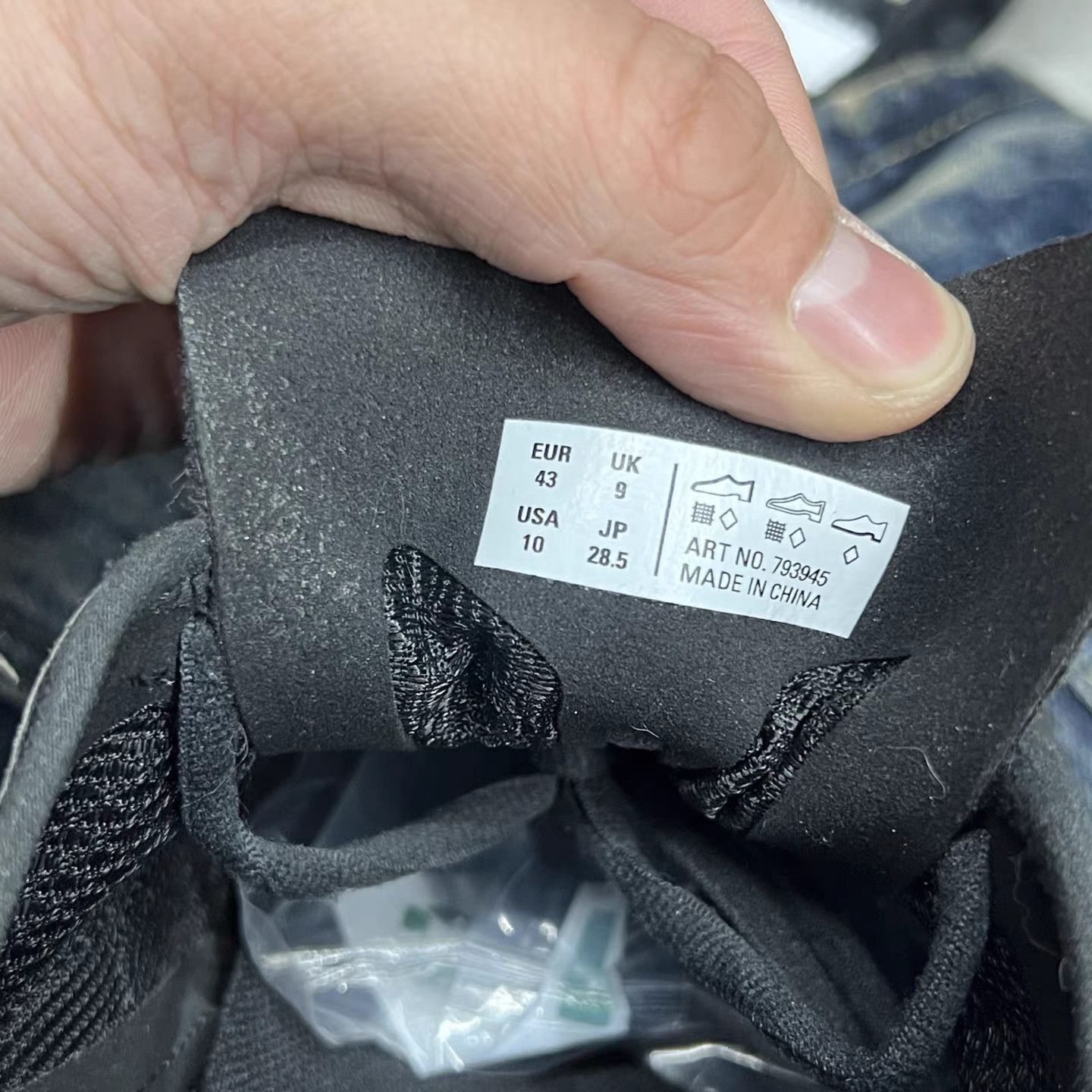 Balenciaga Black Low-Top Sneakers with Mesh Detailing Size US 10 / EU 43 - 7 Thumbnail
