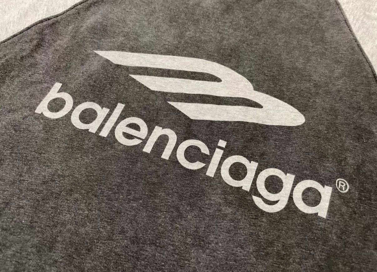 Balenciaga Gray Raglan Short Sleeve T-Shirt Size US M / EU 48-50 / 2 - 5 Thumbnail