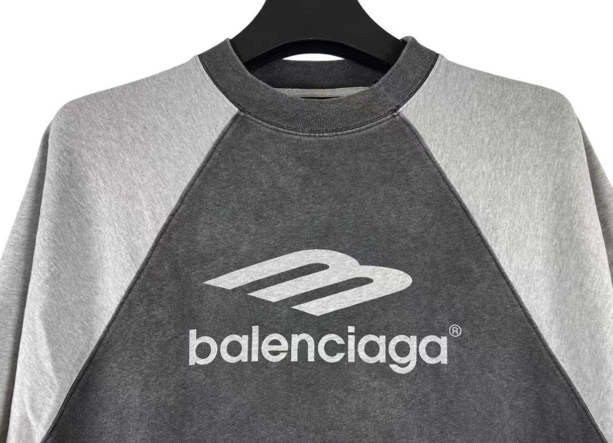 Balenciaga Gray Raglan Short Sleeve T-Shirt Size US M / EU 48-50 / 2 - 3 Thumbnail