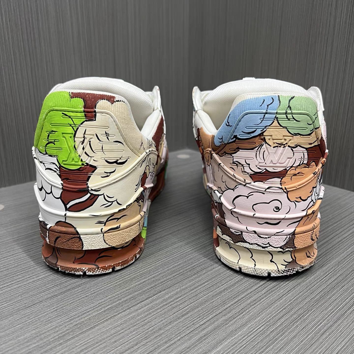 Louis Vuitton White Low-Top Sneakers with Colorful Cartoon Graphics Size US 11 / EU 44 - 3 Thumbnail