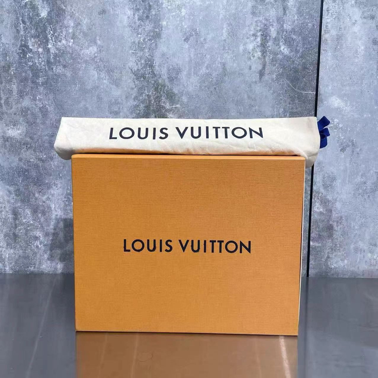 Louis Vuitton Black Leather Low-Top Sneakers Size 9 Size US 9 / EU 42 - 8 Thumbnail