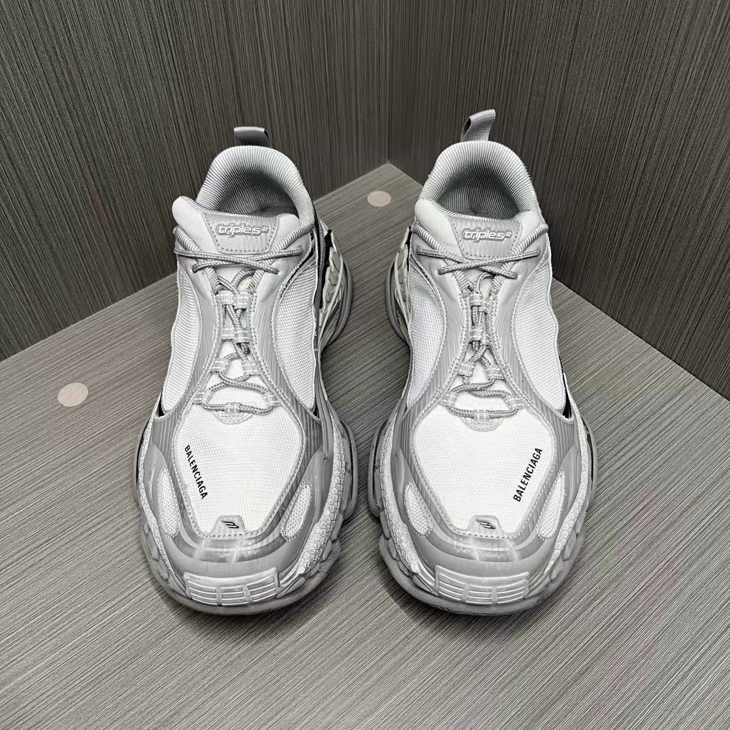 Balenciaga Gray Low-Top Sneakers Size 10 Size US 10 / EU 43 - 2 Thumbnail