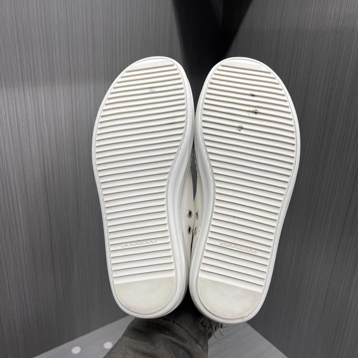 Rick Owens White Low-Top Sneakers Size 7 Size US 7 / EU 40 - 6 Thumbnail