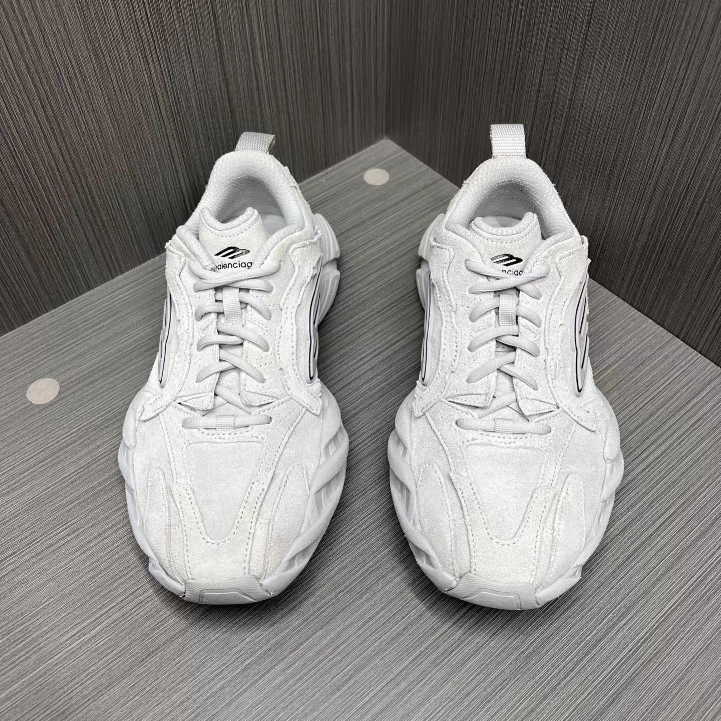 Balenciaga White Chunky Low-Top Sneakers Size 6 Size US 6 / EU 39 - 2 Thumbnail