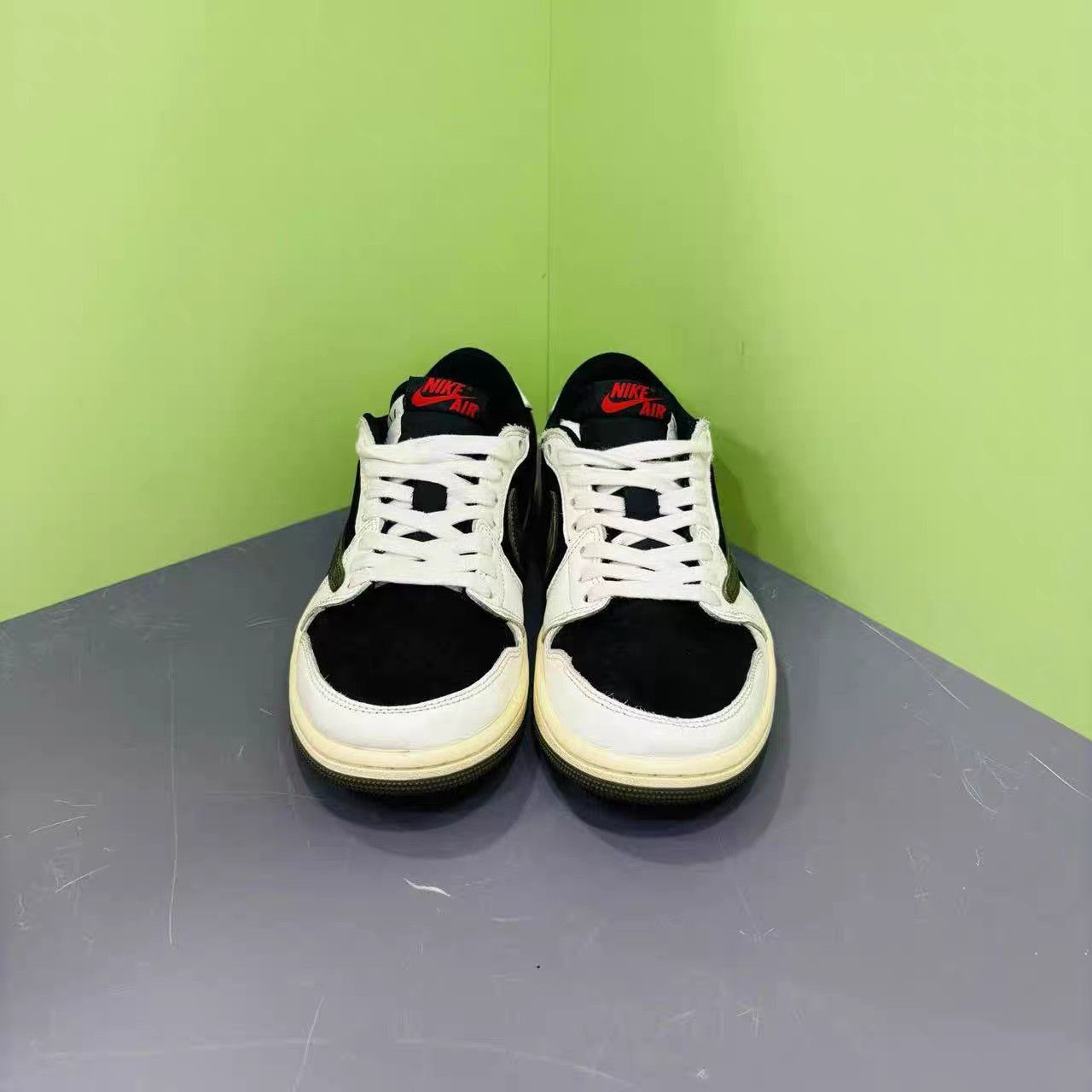 Jordan Brand Black Low-Top Sneakers Size 7 Size US 7 / EU 40 - 4 Thumbnail