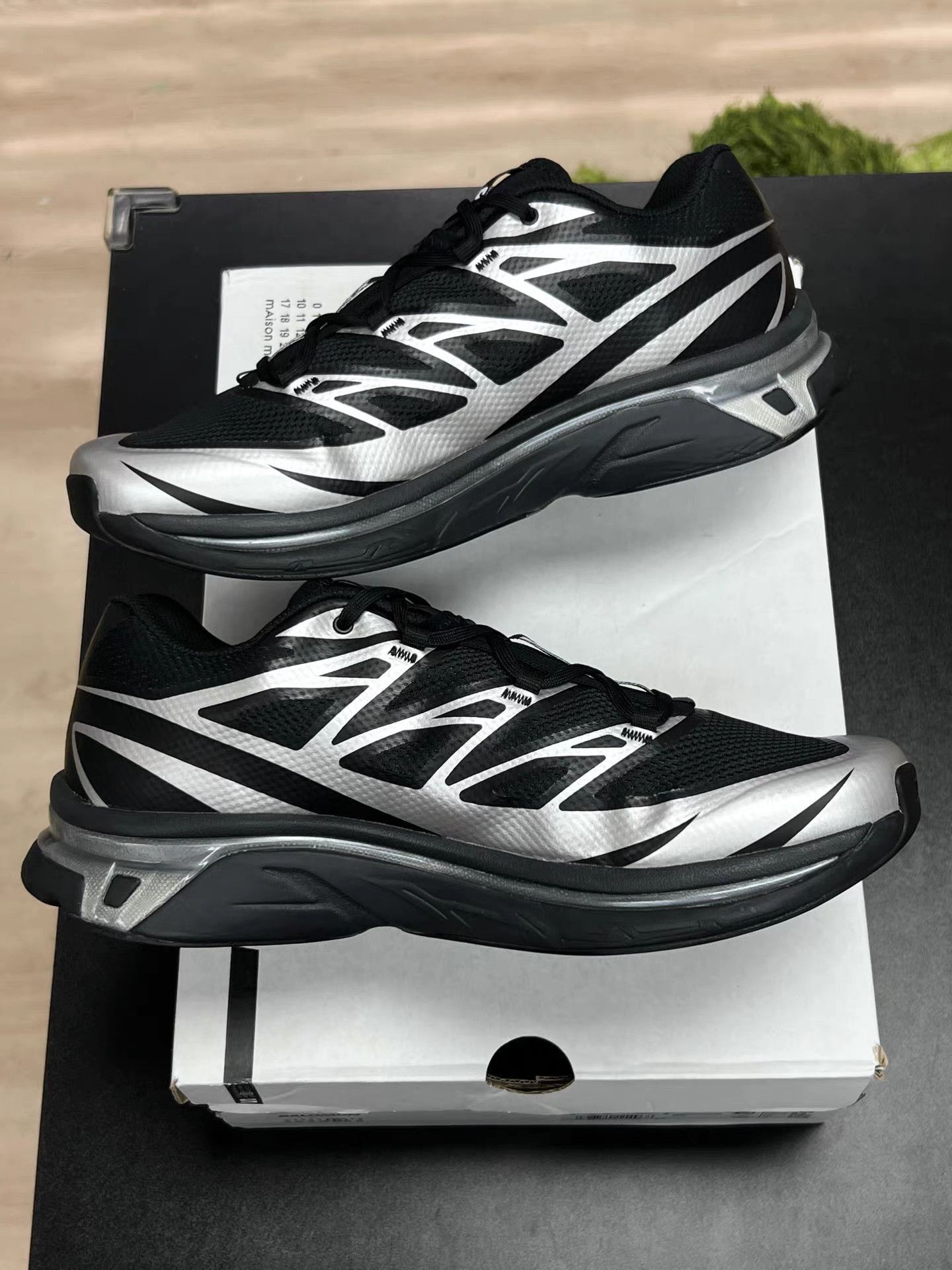 Salomon Black Low-Top Sneakers Size 10 Size US 10 / EU 43 - 5 Thumbnail