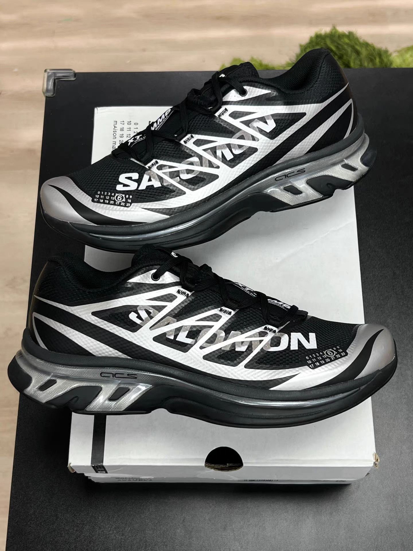 Salomon Black Low-Top Sneakers Size 10 Size US 10 / EU 43 - 4 Thumbnail