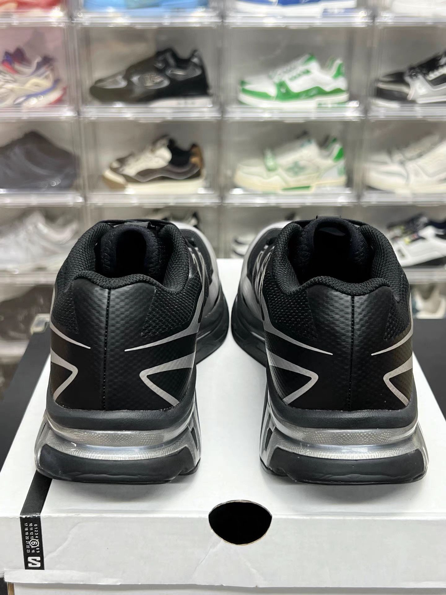 Salomon Black Low-Top Sneakers Size 10 Size US 10 / EU 43 - 6 Thumbnail