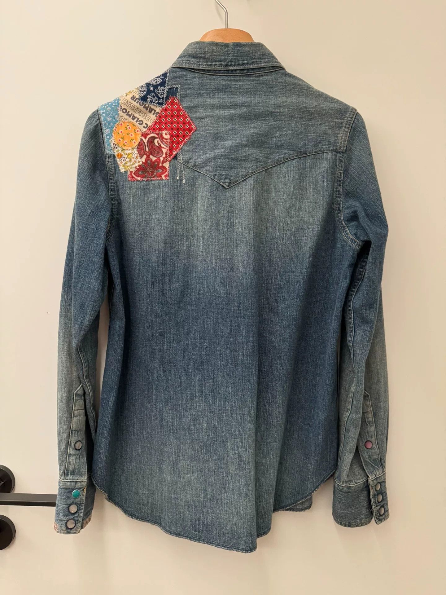 Hysteric Glamour Hysteric Glamour Embroidered Washed Denim Shirt Size S / US 4 / IT 40 - 2 Thumbnail