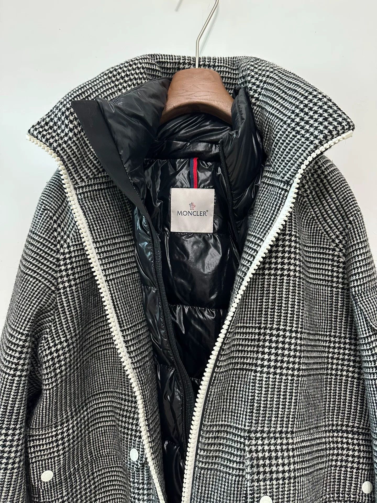 Moncler Moncler Wool Houndstooth Down Jacket Size US M / EU 48-50 / 2 - 3 Thumbnail