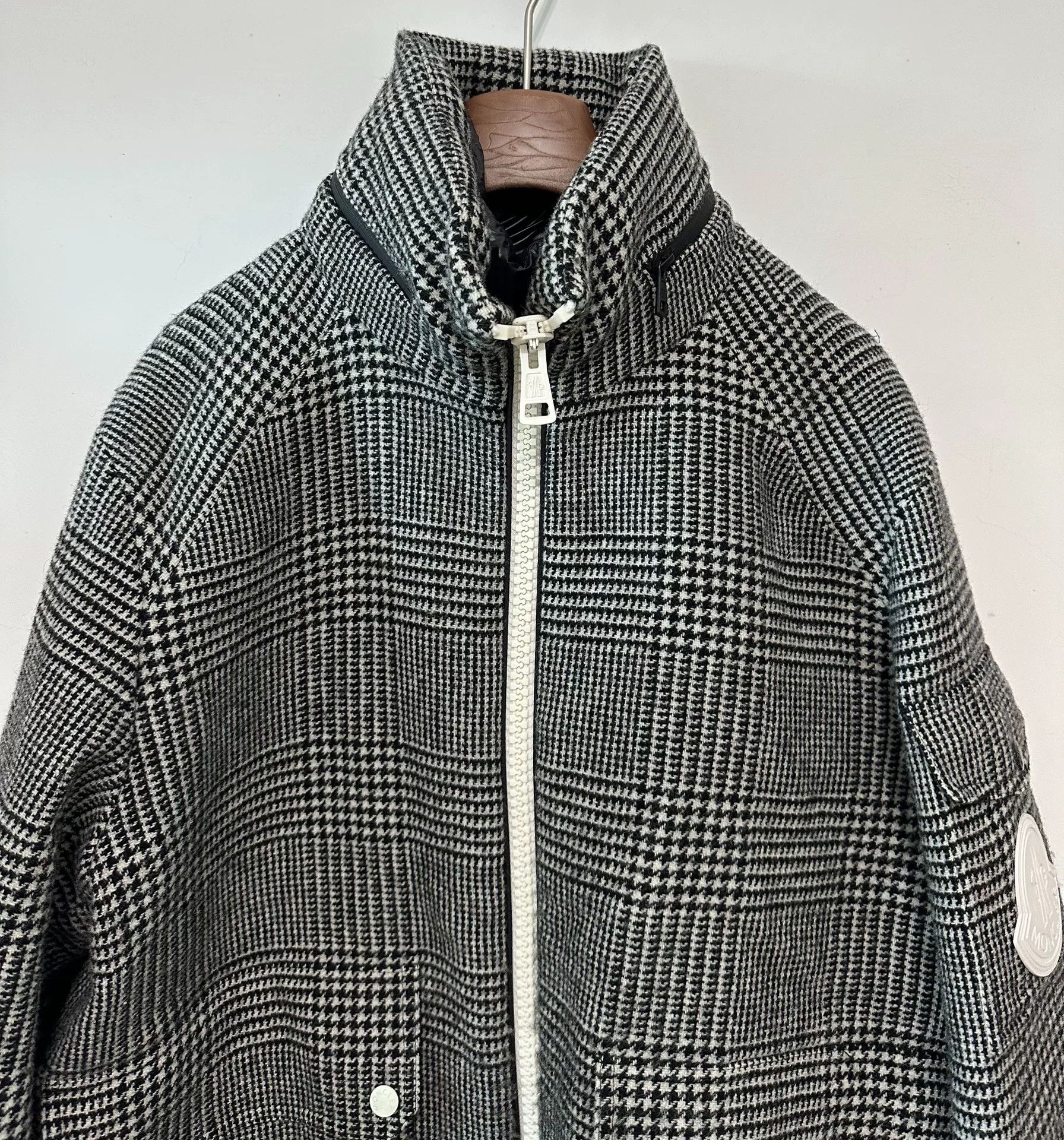 Moncler Moncler Wool Houndstooth Down Jacket Size US M / EU 48-50 / 2 - 4 Thumbnail