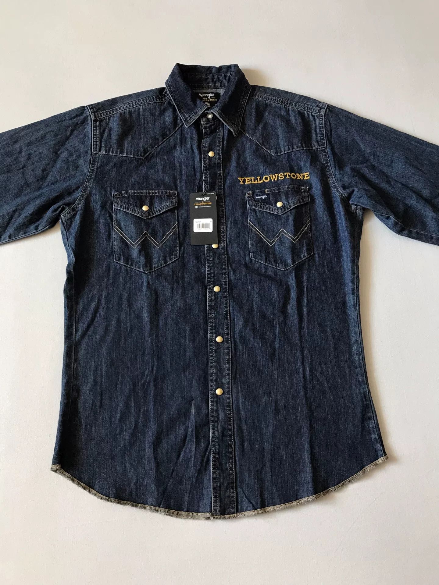 Wrangler Wrangler x Yellowstone Dutton Ranch Western Shirt Size US M / EU 48-50 / 2 - 3 Thumbnail