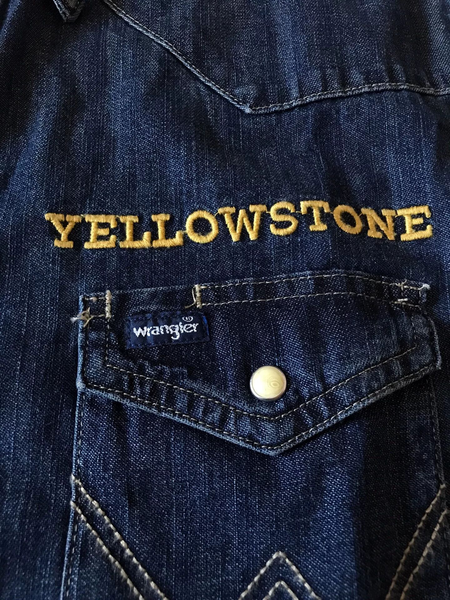 Wrangler Wrangler x Yellowstone Dutton Ranch Western Shirt Size US M / EU 48-50 / 2 - 5 Thumbnail