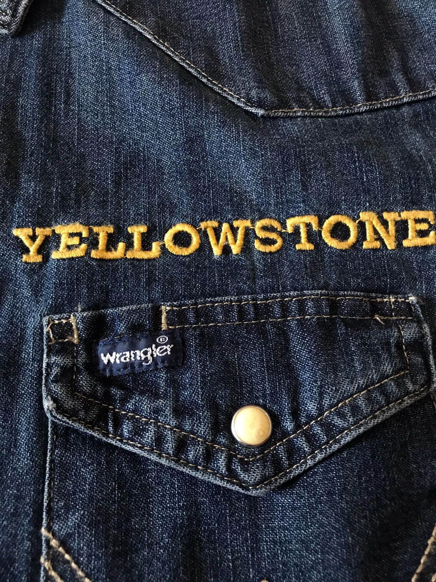 Wrangler Wrangler x Yellowstone Dutton Ranch Denim Shirt Size US L / EU 52-54 / 3 - 5 Thumbnail
