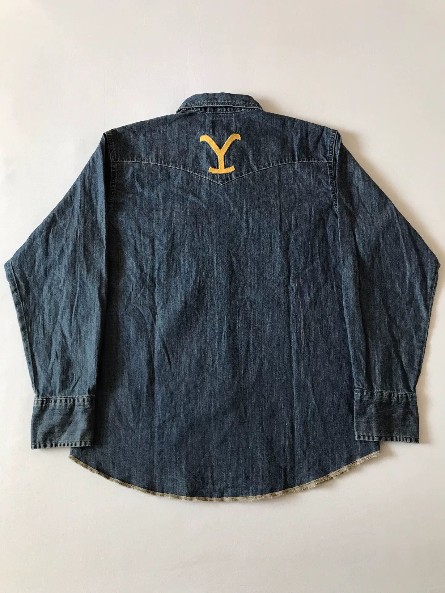 Wrangler Wrangler x Yellowstone Dutton Ranch Denim Shirt Size US L / EU 52-54 / 3 - 2 Thumbnail