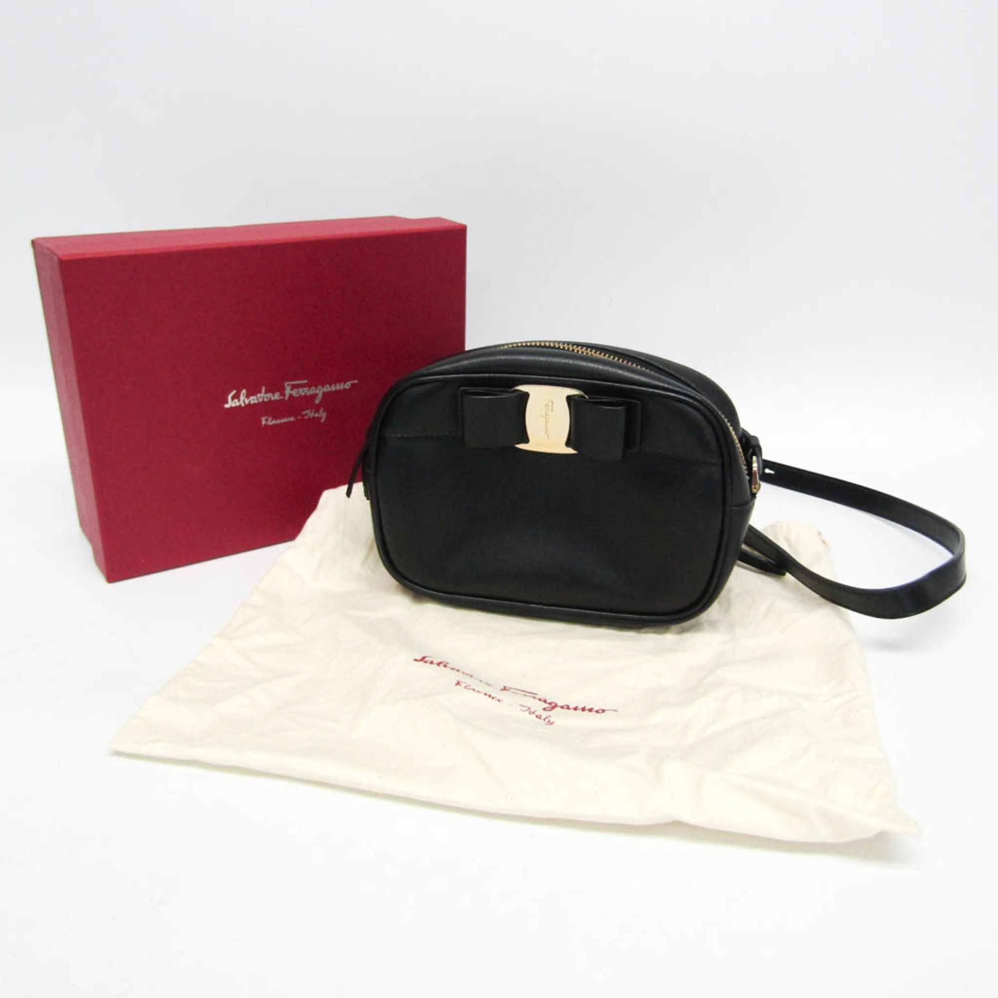 Salvatore Ferragamo Salvatore Ferragamo Vara AU-21 H498 Women's Leather Shoulder Bag Black Size ONE SIZE - 2 Thumbnail