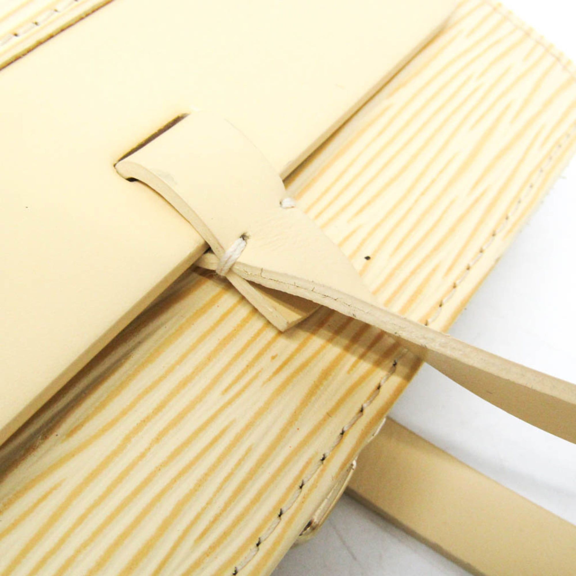 Louis Vuitton Louis Vuitton Epi Croisette PM M5249A Women's Handbag Vanilla Size ONE SIZE - 12 Thumbnail