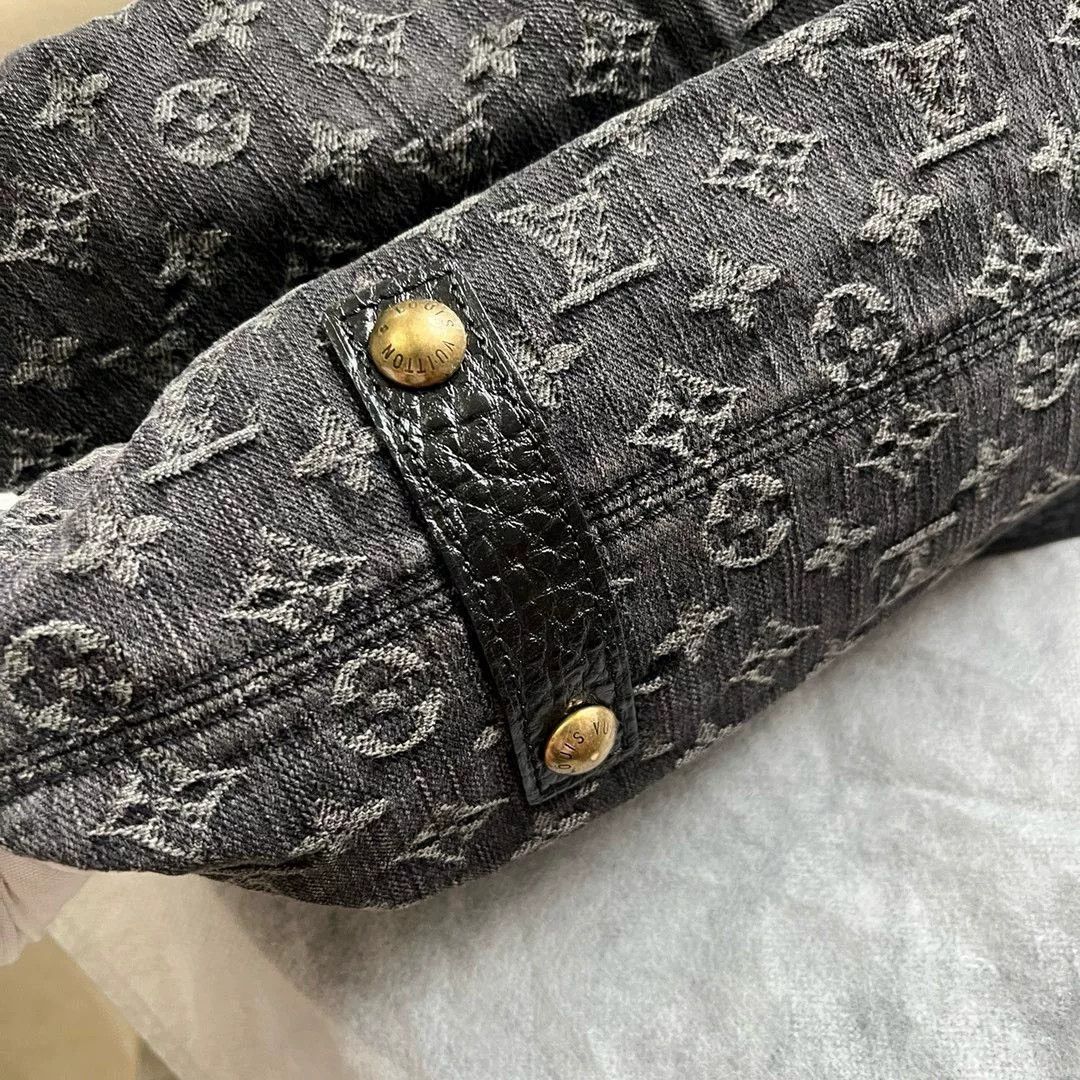 Louis Vuitton Pre-loved Bag Very good condition Size ONE SIZE - 9 Thumbnail