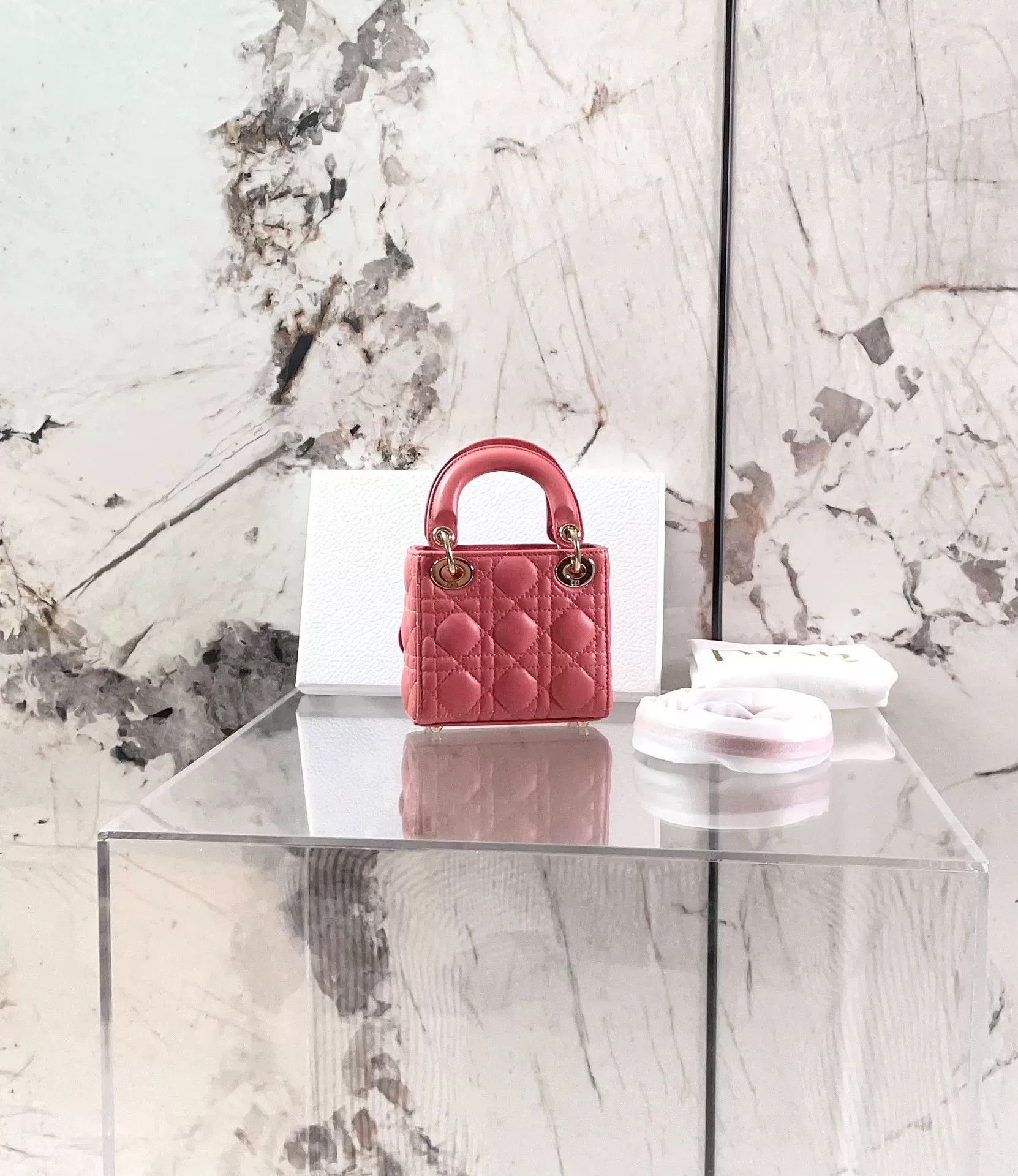Dior Pre-loved Bag Very good condition Size ONE SIZE - 2 Thumbnail